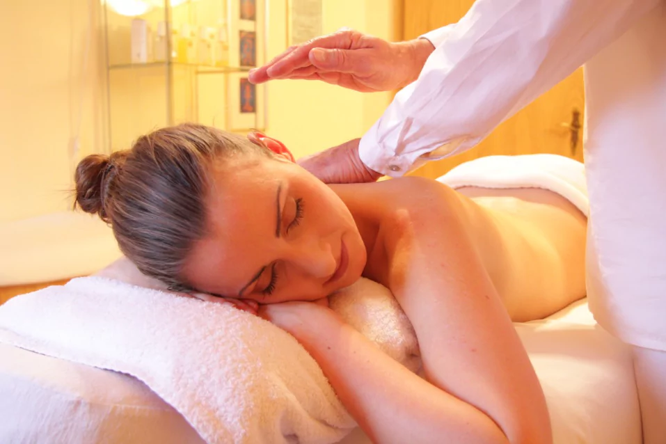 Pijat Panggilan Medan Terbaik, Terapis Profesional Berstandar Spa Mewah