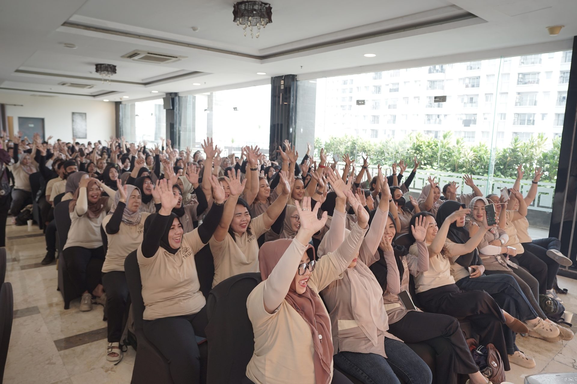 Suasana pembukaan acara pelatihan dan gathering khusus terapis cabang Bandung Truly Home Massage di Hotel Gino Feruci Braga.